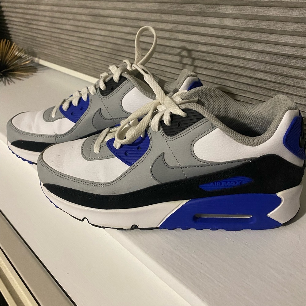 Nike Air Max like new condition! Youth 6.5 - fits like womens 8